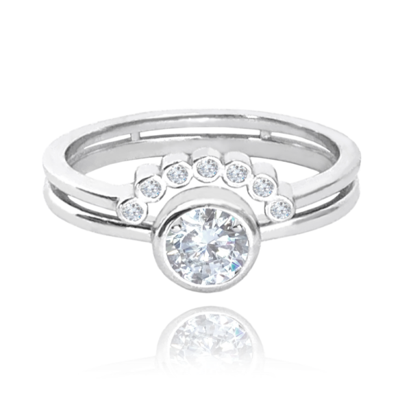 MINET Elegantný strieborný prsteň s bielymi zirkónmi veľkosť 51