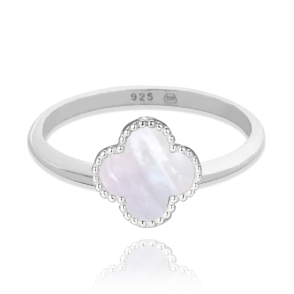 MINET Strieborný prsteň ďatelinka s bielou perlou veľkosť 56