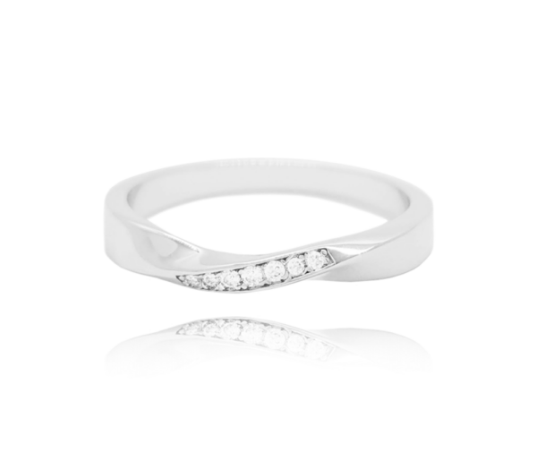 MINET Strieborný prsteň s bielymi zirkónmi veľkosť 61